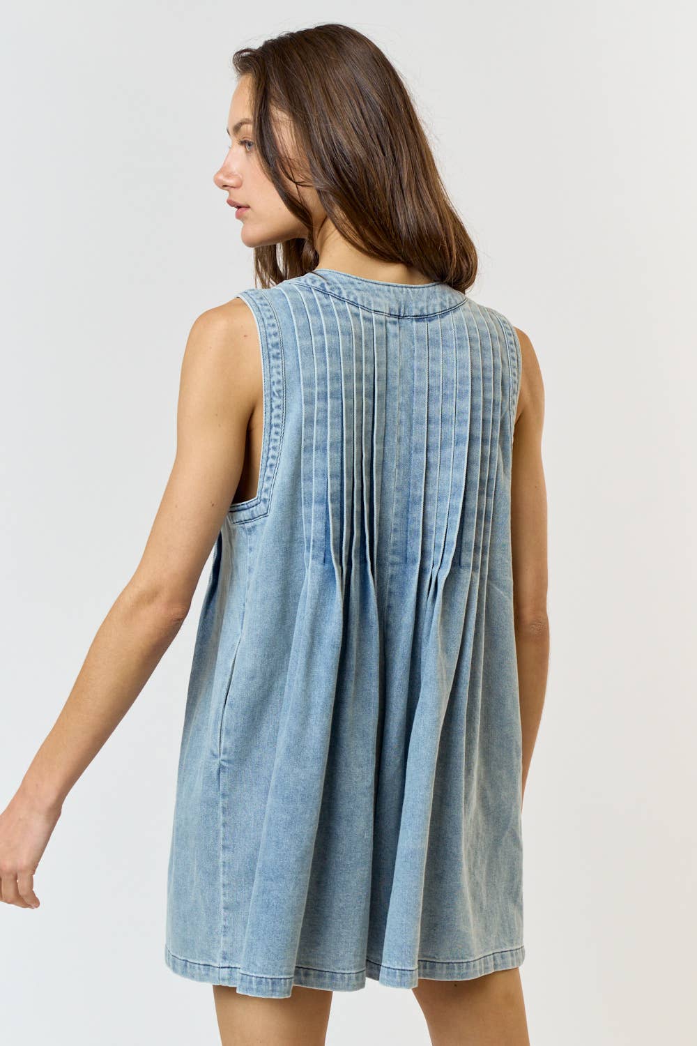 PLEATED DENIM SLEEVELESS ROMPER