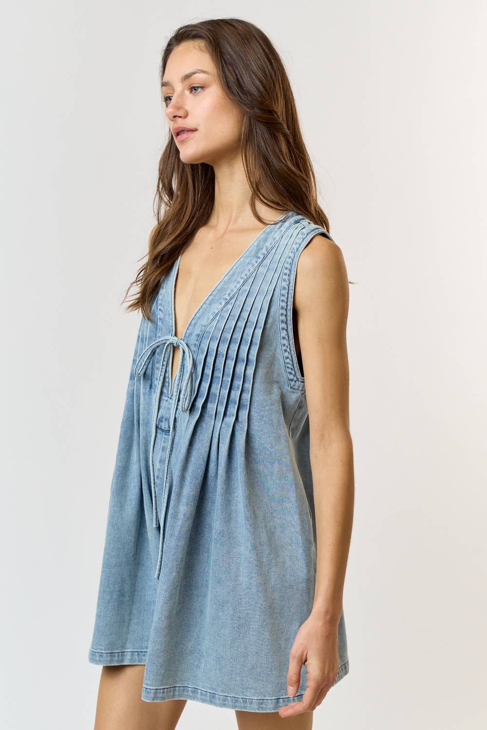 PLEATED DENIM SLEEVELESS ROMPER